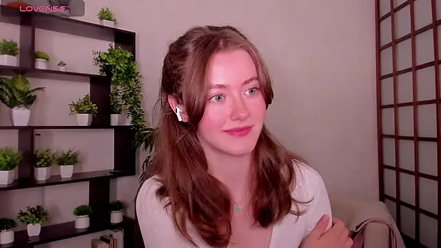 KateCuddle online show from July 9, 3:32 am