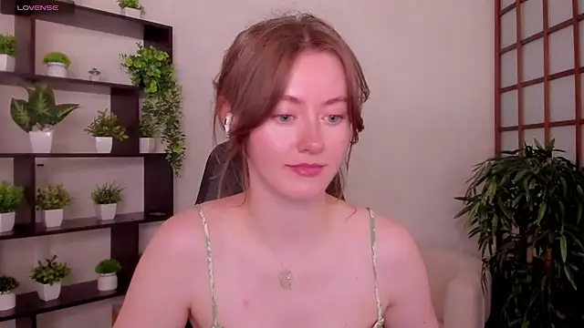 KateCuddle online show from July 17, 2:18 am