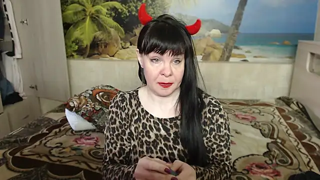 Snapshot of Aphelandra chatting on February 24, 7:33 am Aphelandra online show from February 24, 7:33 am