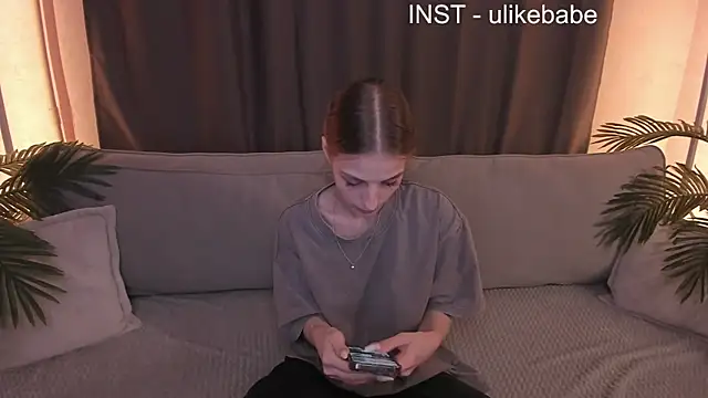 Snapshot of Anna_Fink chatting on January 24, 10:21 am Anna Fink online show from January 24, 10:21 am