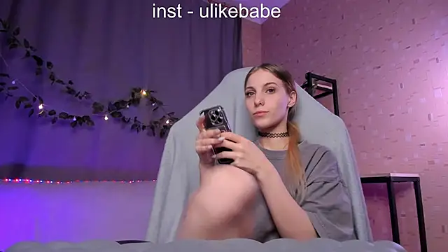 Snapshot of Anna_Fink chatting on February 18, 2:49 am Anna Fink online show from February 18, 2:49 am