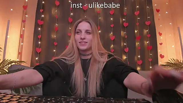 Snapshot of Anna_Fink chatting on February 28, 12:10 am Anna Fink online show from February 28, 12:10 am