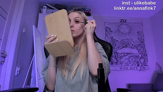 Snapshot of Anna_Fink chatting on September 19, 7:25 pm Anna Fink online show from September 19, 7:25 pm