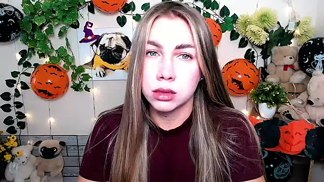 Snapshot of Sport_Tall_Doll chatting on October 31, 9:10 am Sport Tall Doll online show from October 31, 9:10 am