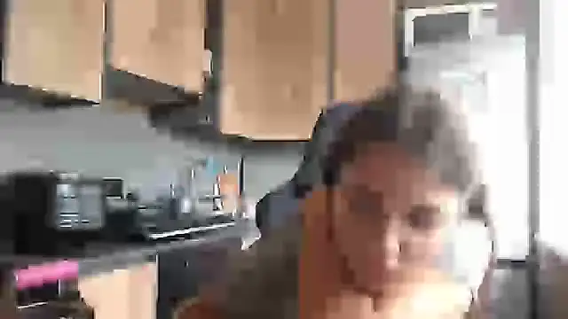 Snapshot of delightful_sofi chatting on May 29, 11:30 am delightful sofi online show from May 29, 11:30 am