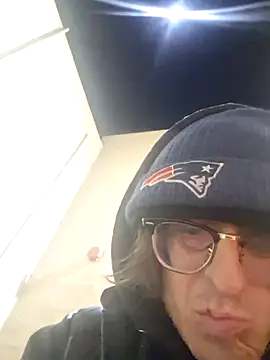 Snapshot of shaved chatting on December 4, 6:34 am shaved online show from December 4, 6:34 am