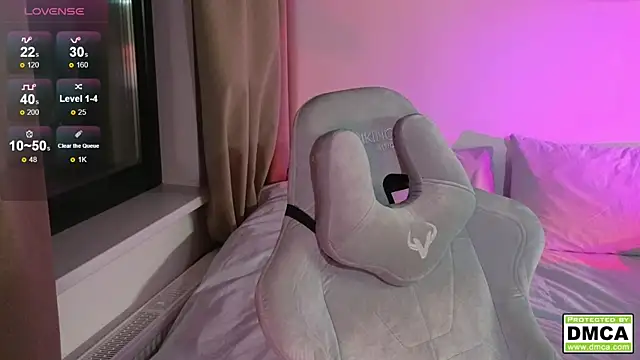 cute thomas online show from October 13, 7:25 pm