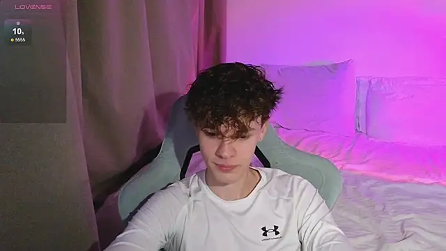 cute thomas online show from May 9, 6:57 pm