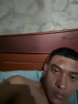 suarezz online show from December 18, 4:40 am