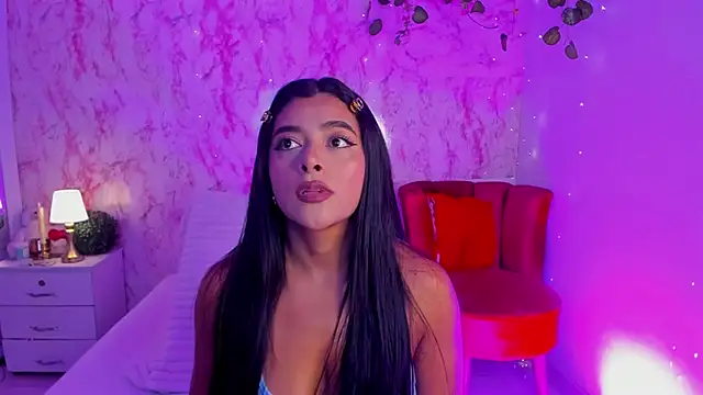 SophiieWilson  online show from May 6, 2:08 am
