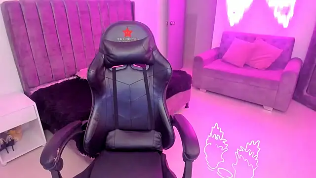 xiomara  cortes online show from November 13, 7:24 pm