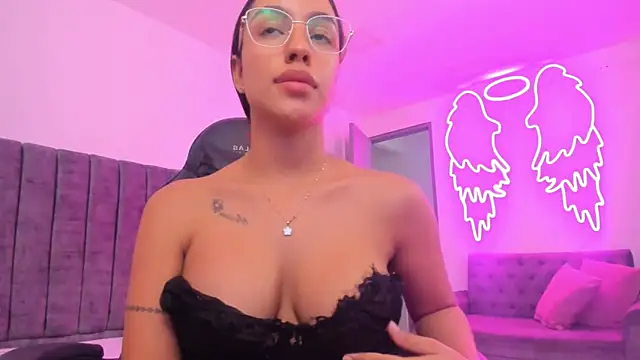 xiomara  cortes online show from November 25, 1:05 am