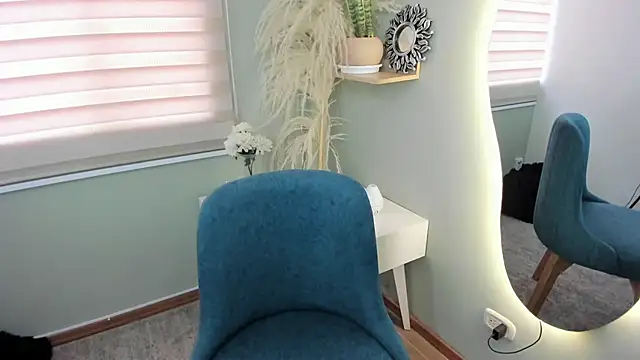 julieta evans  online show from November 6, 9:48 pm