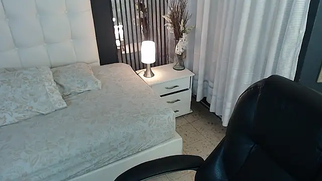 LiaVillalobos online show from February 10, 11:58 am