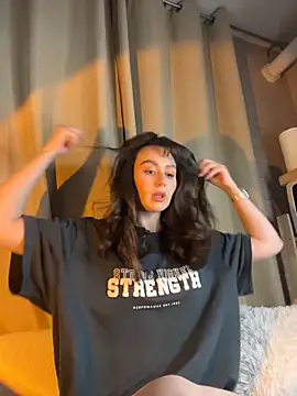 Snapshot of itssophiie chatting on February 20, 10:43 pm itssophiie online show from February 20, 10:43 pm