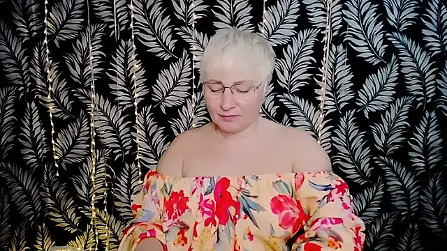Snapshot of Olivia_playful chatting on April 3, 9:51 am Olivia playful online show from April 3, 9:51 am