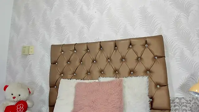 luna evaa online show from September 13, 1:44 pm