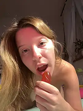 kimczii online show from March 18, 6:25 am