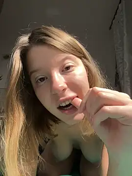 kimczii online show from November 27, 7:10 am