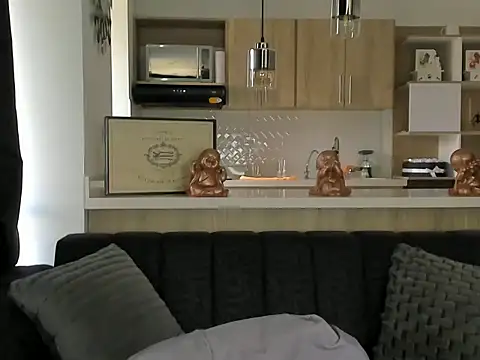 BradleySmithx online show from January 19, 4:25 pm