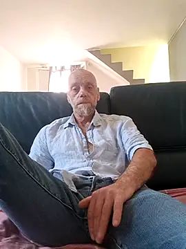 eddouxxx78 online show from May 30, 7:38 am