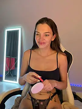 julia fly online show from May 28, 8:33 am