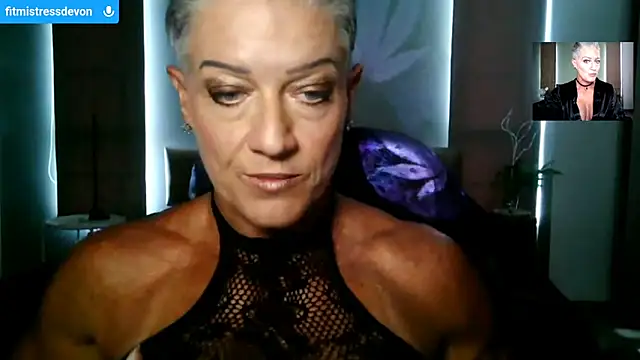 Snapshot of Devon2020 chatting on April 24, 9:56 am Devon2020 online show from April 24, 9:56 am