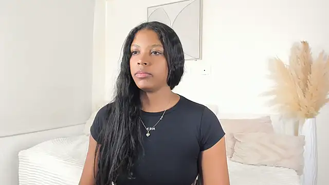 ZOEGARNER01 online show from April 11, 7:40 pm