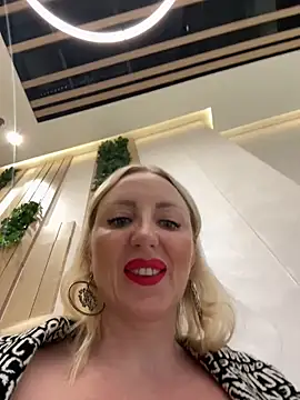 Snapshot of Allys chatting on January 4, 2:46 pm Allys online show from January 4, 2:46 pm