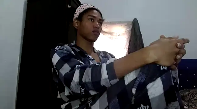 Snapshot of angelamarie1 chatting on December 21, 4:36 pm angelamarie1 online show from December 21, 4:36 pm