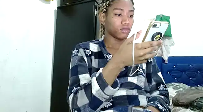 Snapshot of angelamarie1 chatting on January 2, 3:29 pm angelamarie1 online show from January 2, 3:29 pm