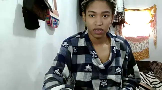 Snapshot of angelamarie1 chatting on February 18, 3:10 pm angelamarie1 online show from February 18, 3:10 pm
