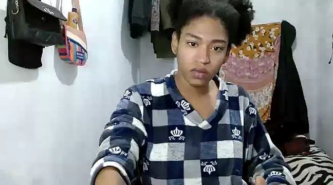 Snapshot of angelamarie1 chatting on March 18, 2:36 am angelamarie1 online show from March 18, 2:36 am
