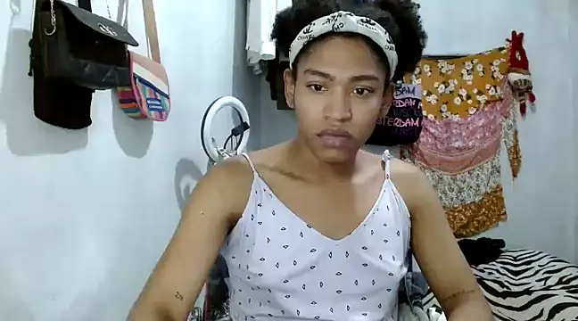 Snapshot of angelamarie1 chatting on March 20, 11:02 pm angelamarie1 online show from March 20, 11:02 pm