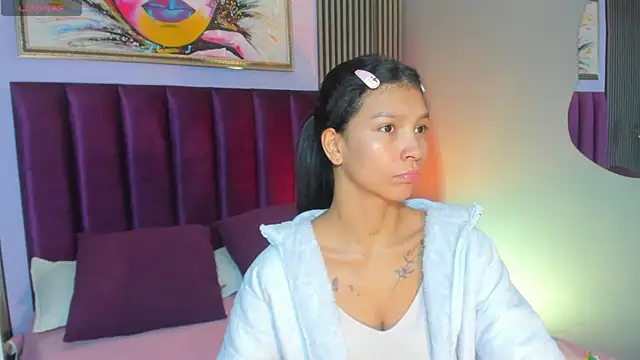 LauraAristizabal online show from November 4, 11:53 am