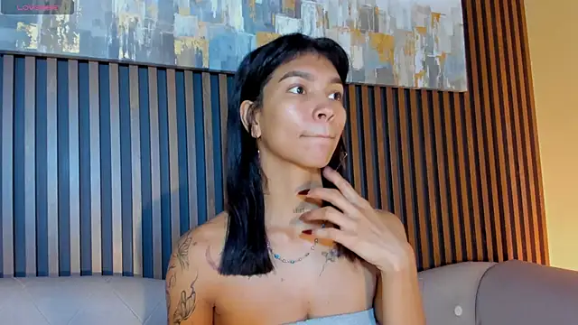 LauraAristizabal online show from November 9, 12:36 pm