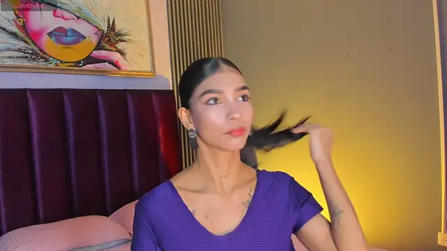 LauraAristizabal online show from June 7, 11:58 am
