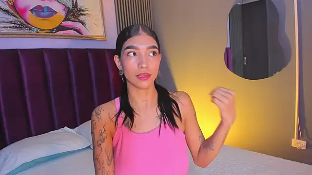 LauraAristizabal online show from July 8, 12:20 pm