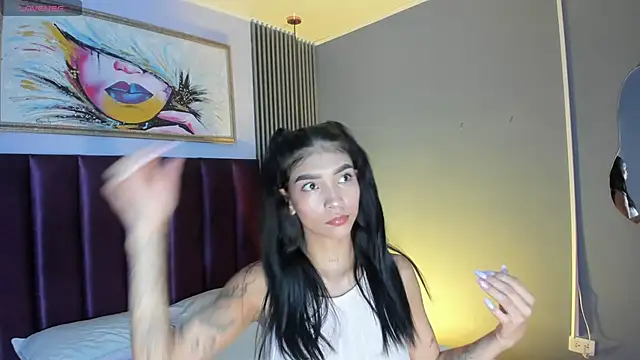 LauraAristizabal online show from July 14, 12:11 pm