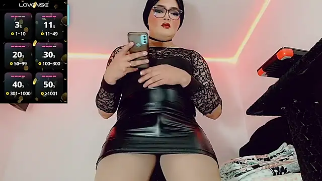 Snapshot of Miss_Nasty_Lia chatting on April 13, 4:12 pm Miss Nasty Lia online show from April 13, 4:12 pm