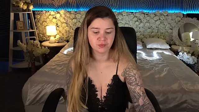 AmellyMilly online show from January 31, 7:45 pm