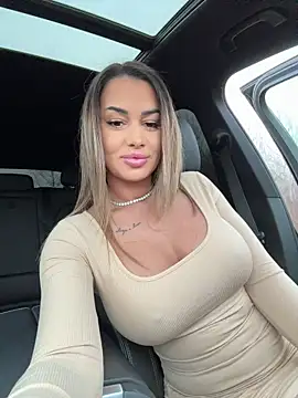 KirstieVegas online show from March 23, 2:54 pm