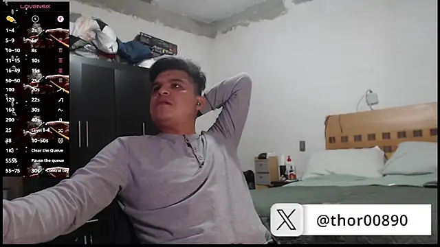 Snapshot of thor000089 chatting on February 7, 1:42 am thor000089 online show from February 7, 1:42 am