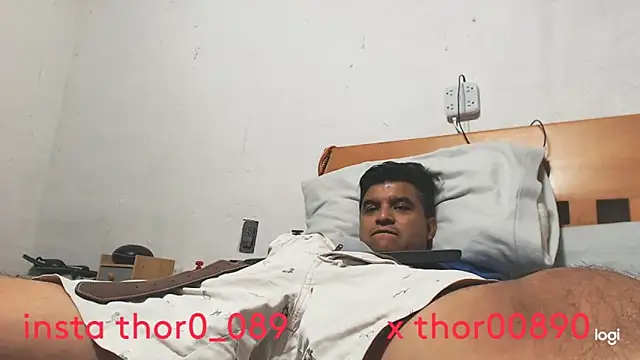 Snapshot of thor000089 chatting on February 16, 12:29 am thor000089 online show from February 16, 12:29 am