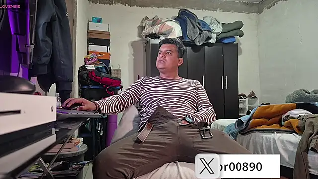 Snapshot of thor000089 chatting on March 25, 3:56 am thor000089 online show from March 25, 3:56 am