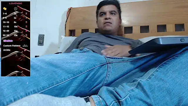 Snapshot of thor000089 chatting on April 13, 5:18 pm thor000089 online show from April 13, 5:18 pm