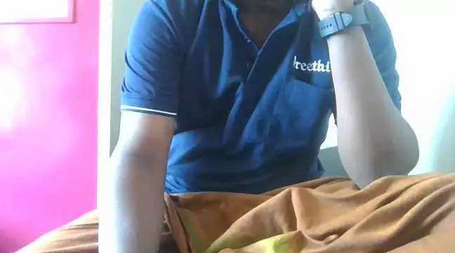 Snapshot of Mallupaiyanaachu chatting on March 7, 9:40 am Mallupaiyanaachu online show from March 7, 9:40 am