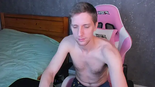 Snapshot of DavidAndSophie chatting on December 18, 2:49 pm DavidAndSophie online show from December 18, 2:49 pm