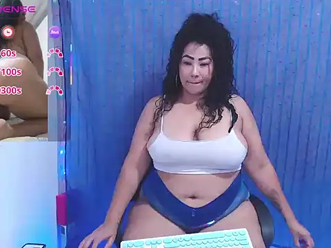 Snapshot of mature_beautifull chatting on July 2, 12:43 am mature beautifull online show from July 2, 12:43 am