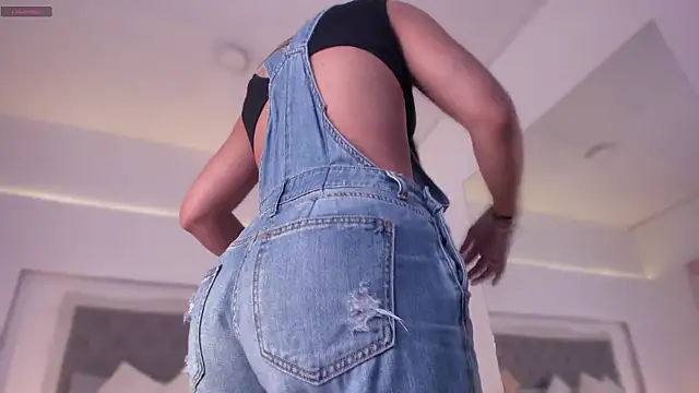 sarah hiill online show from December 18, 7:41 pm